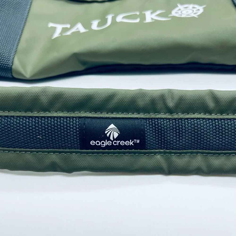EAGLE CREEK TAUCK ARMY GREEN NO MATTER WHAT SMALL DUFFLE BAG